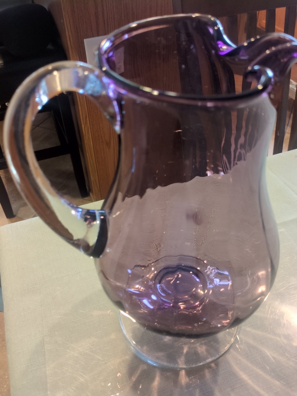 Vintage Viking Glass amethyst purple glass pitcher with a clear handle. - Picture 3 of 9